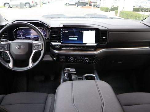 Used 2024 Chevrolet Silverado 1500 LT Trail Boss w/ Protection Package AWD/4WD image 17