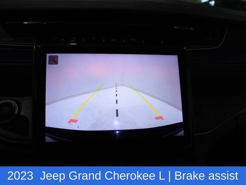 Used 2023 Jeep Grand Cherokee L Limited w/ Black Appearance Package AWD/4WD image 18