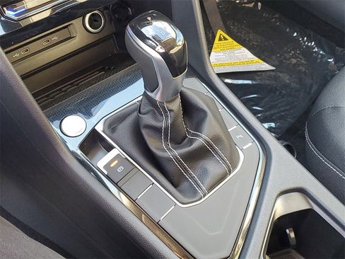 New 2026 Volkswagen Taos SE image 26