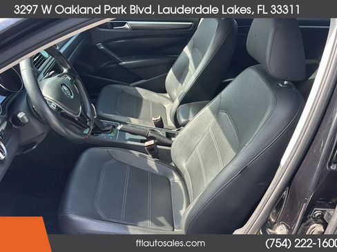 Used 2017 Volkswagen Passat 1.8T R-Line FWD image 19