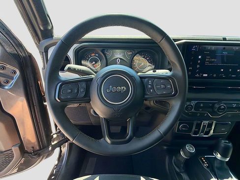 Used 2024 Jeep Wrangler Unlimited Sport AWD/4WD image 33