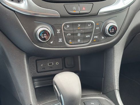 Used 2024 Chevrolet Equinox LT AWD/4WD image 22