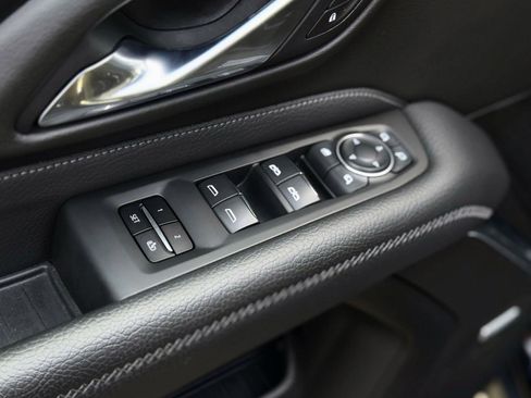 Used 2021 GMC Yukon XL Denali image 11