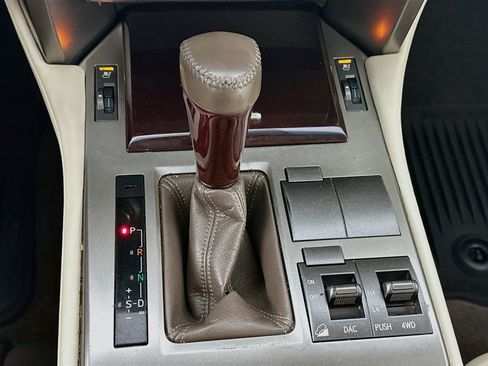 Used 2017 Lexus GX 460 Premium w/ Premium Package AWD/4WD image 25