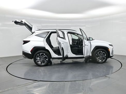 Used 2025 Hyundai Tucson Limited AWD/4WD image 3