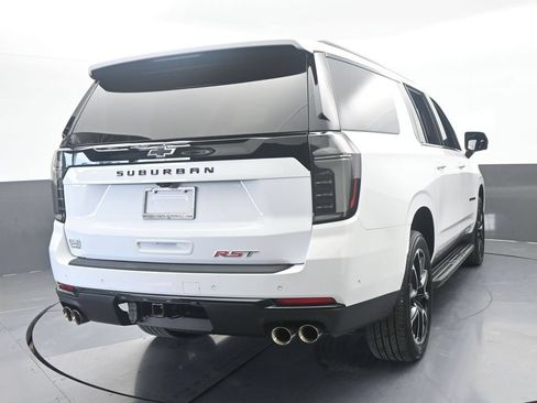 Used 2026 Chevrolet Suburban RST w/ Comfort Package RWD image 5