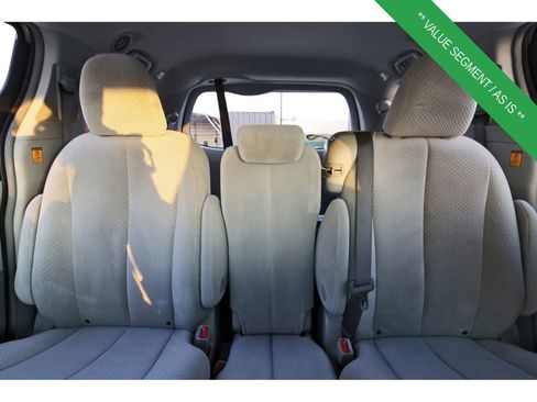 Used 2011 Toyota Sienna LE image 15