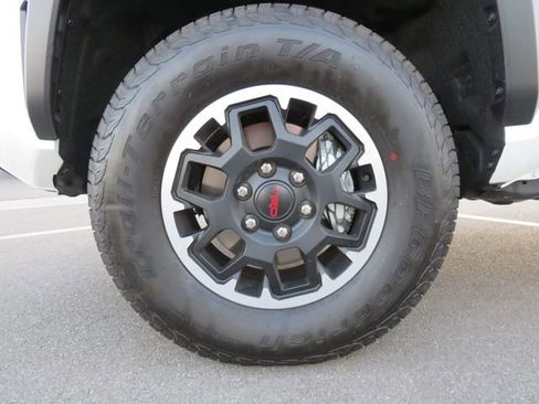 Certified 2025 Toyota Tacoma TRD Off-Road image 7