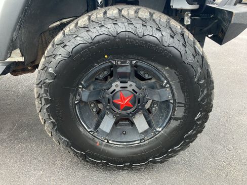 Used 2013 Jeep Wrangler Sport AWD/4WD image 10