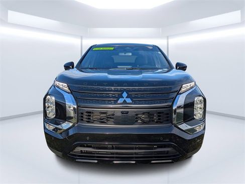 Used 2022 Mitsubishi Outlander SE image 8