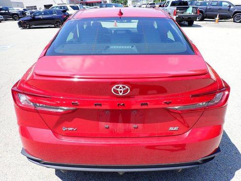 Certified 2025 Toyota Camry SE FWD image 4