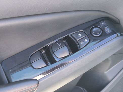 Used 2024 Nissan Altima 2.5 SR FWD image 15