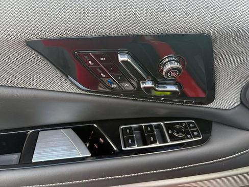 Certified 2026 Cadillac Optiq Sport 2 w/ LPO, Floor Liner Package AWD/4WD image 29
