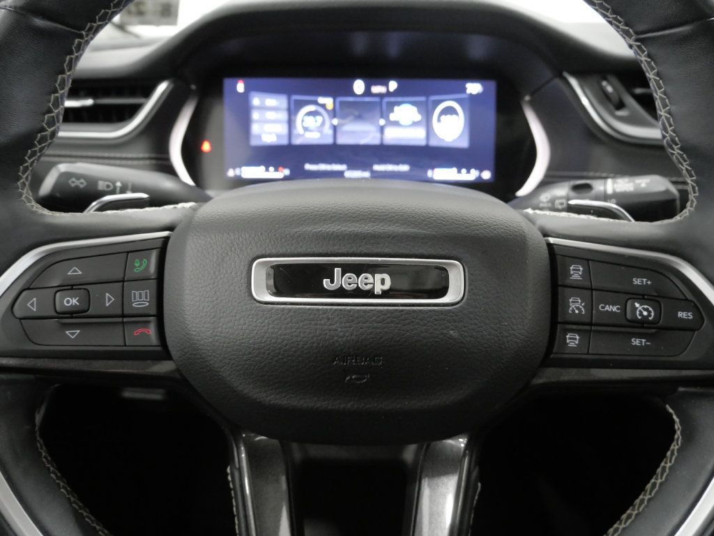 Used 2022 Jeep Grand Cherokee L Laredo w/ Luxury Tech Group I AWD/4WD image 17