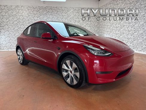 Used 2022 Tesla Model Y Long Range image 1