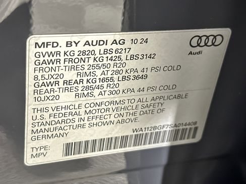 Used 2025 Audi Q6 e-tron Premium w/ Convenience Package image 28