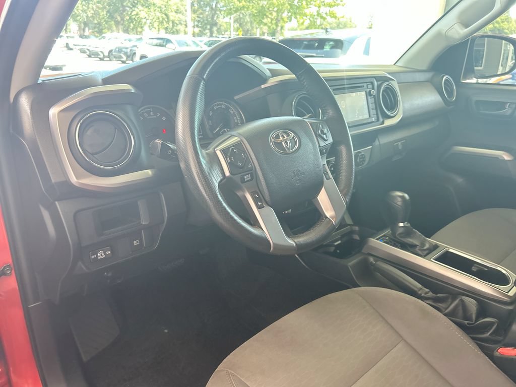 Used 2018 Toyota Tacoma SR5 RWD image 12