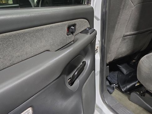 Used 2003 Chevrolet Silverado 3500 LS w/ Skid Plate Package image 16