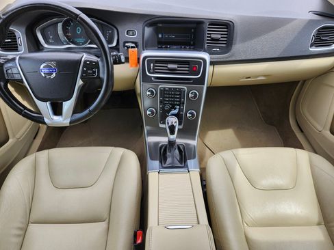 Used 2015 Volvo V60 T5 Premier image 14