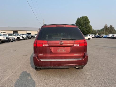 Used 2005 Toyota Sienna LE FWD image 2