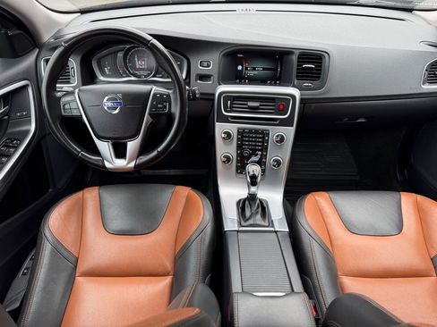 Used 2018 Volvo V60 T5 Cross Country w/ Convenience Package image 22