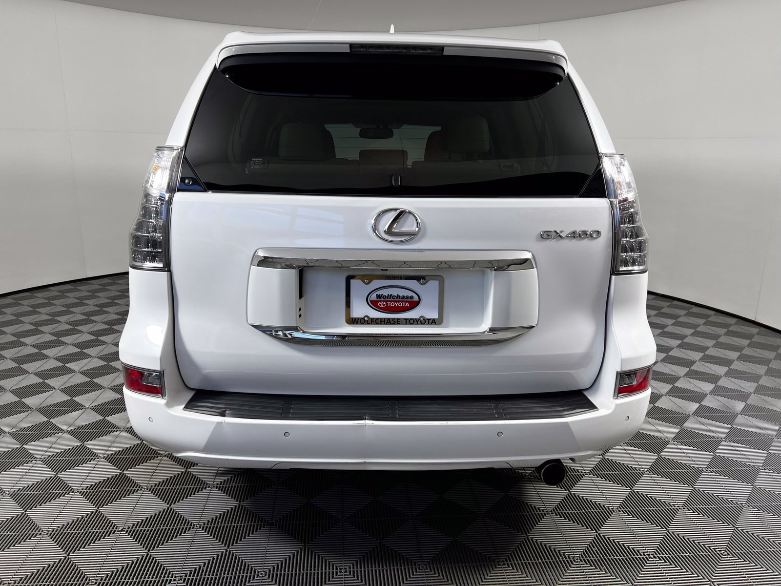 Used 2017 Lexus GX 460 Premium w/ Premium Package AWD/4WD image 6