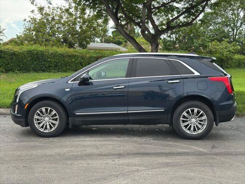 Used 2017 Cadillac XT5 Luxury w/ Driver Awareness Package AWD/4WD image 6