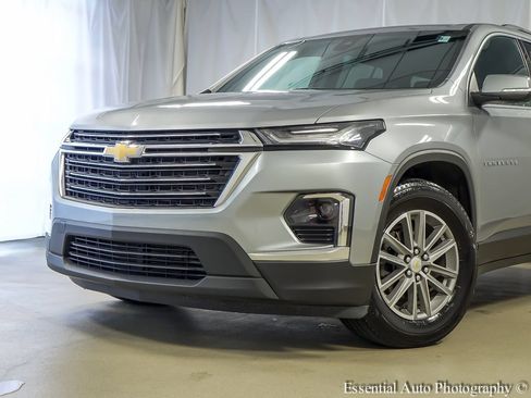 Used 2023 Chevrolet Traverse LT AWD/4WD image 2