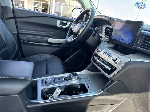 Certified 2023 Ford Explorer XLT w/ Equipment Group 202A image 15