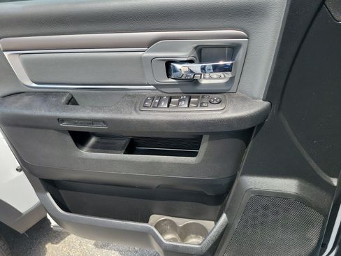 Used 2022 RAM 1500 Classic SLT AWD/4WD image 20