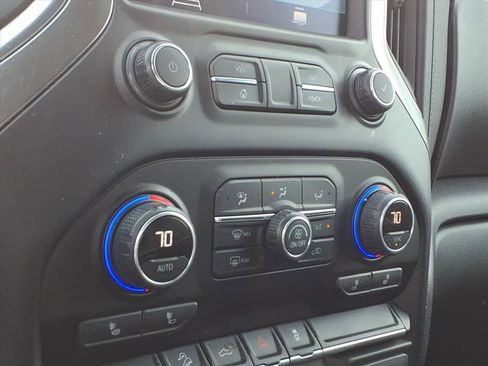 Used 2021 Chevrolet Silverado 2500 LT w/ Convenience Package image 14