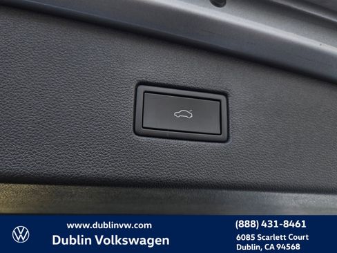 Certified 2022 Volkswagen Tiguan SE w/ Panoramic Sunroof Package image 26