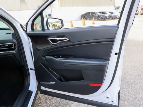 Used 2025 Kia Sportage EX FWD image 40