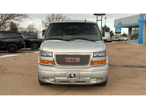 Used 2017 GMC Savana 2500 image 3