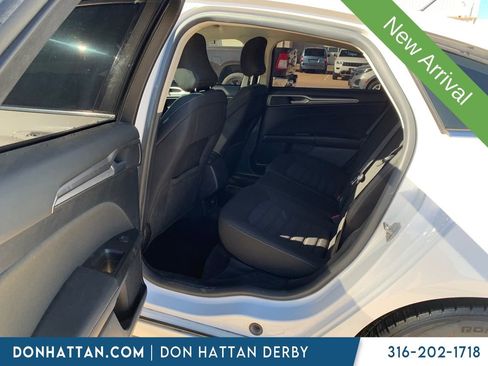 Used 2017 Ford Fusion SE image 13