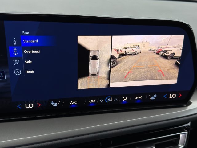 New 2027 Chevrolet Traverse LT w/ Driver Confidence Package FWD image 12
