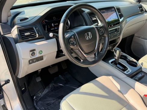 Used 2017 Honda Ridgeline RTL-T image 4