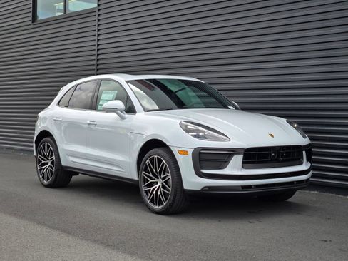 New 2026 Porsche Macan AWD/4WD image 9