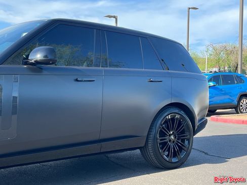Used 2024 Land Rover Range Rover SE AWD/4WD image 9