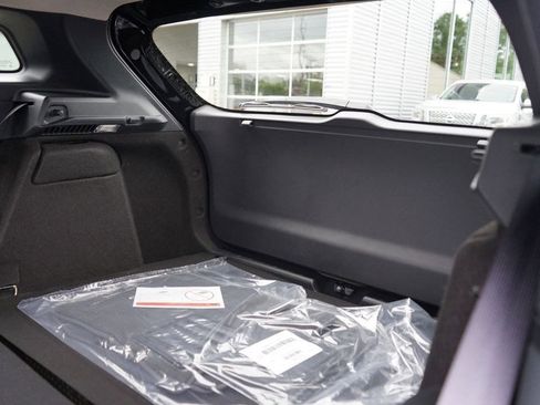 Used 2025 Nissan Kicks SV image 30