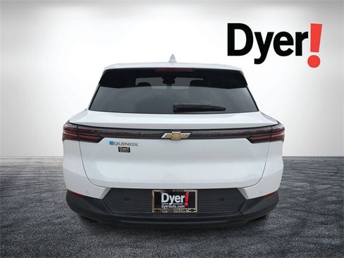 New 2026 Chevrolet Equinox EV LT image 5