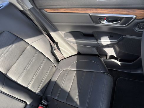 Used 2018 Honda CR-V Touring image 14
