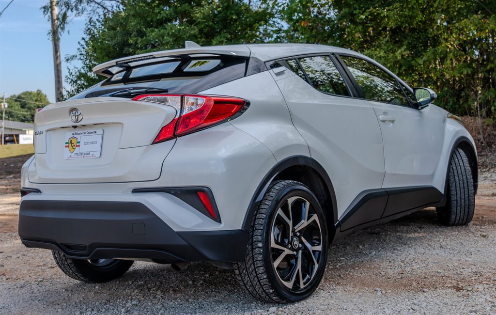 Used 2018 Toyota C-HR XLE FWD image 5