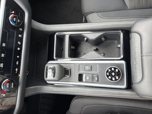 Certified 2025 Nissan Pathfinder SV image 22