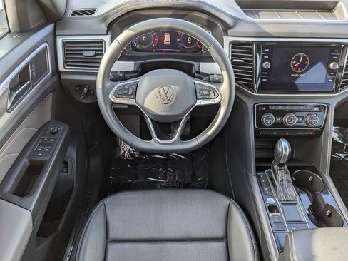 Certified 2023 Volkswagen Atlas Cross Sport SE w/ Panoramic Sunroof Package FWD image 13