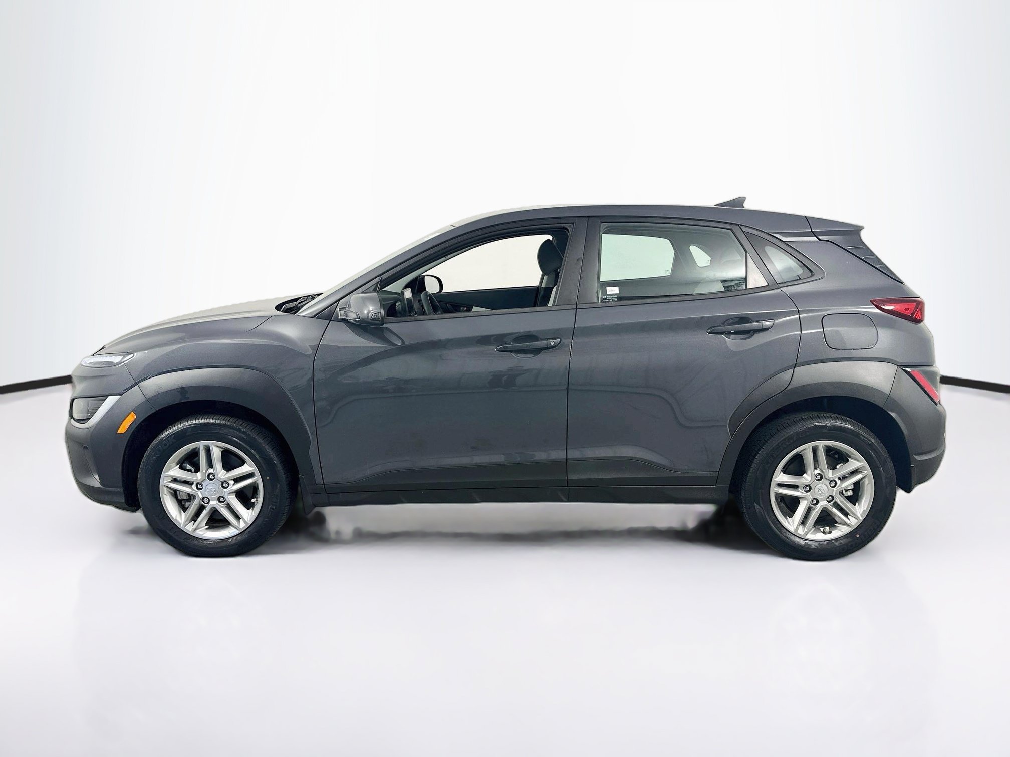 Used 2023 Hyundai Kona SE w/ Cargo Package AWD/4WD image 8