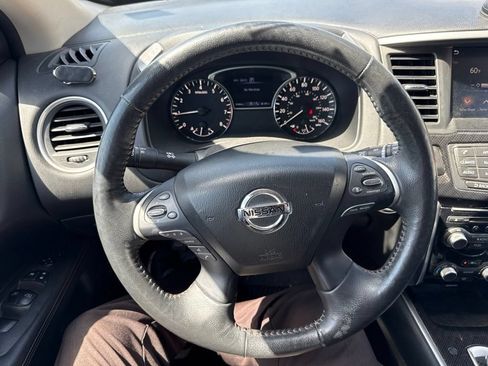 Used 2019 Nissan Pathfinder SV w/ Rock Creek Edition AWD/4WD image 7