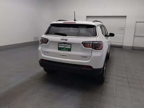 Used 2025 Jeep Compass Latitude AWD/4WD image 7