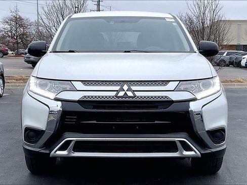 Used 2019 Mitsubishi Outlander ES image 2