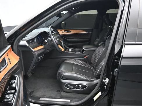 Used 2021 Jeep Grand Cherokee L Summit AWD/4WD image 9